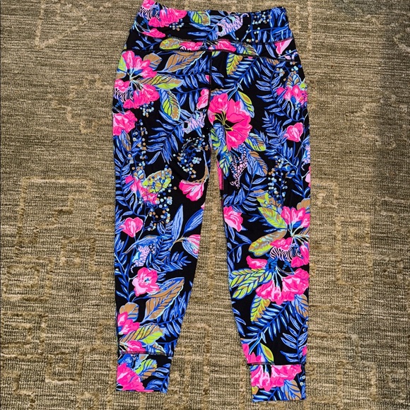 Lilly Pulitzer Mid Rise Golf Jogger Pants - Picture 5 of 5